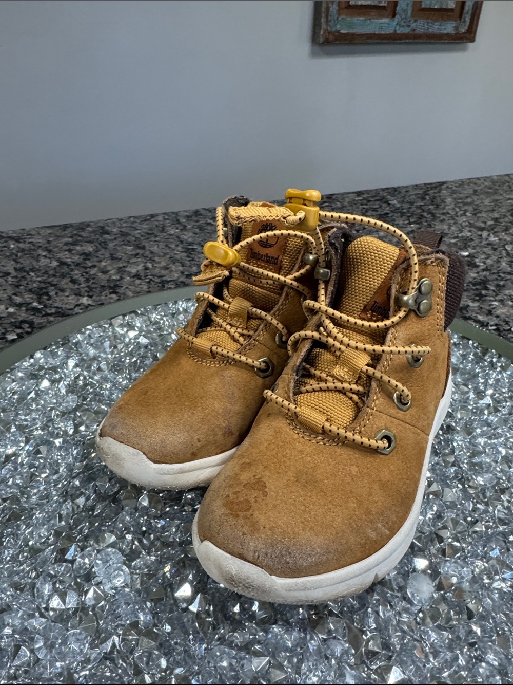 Timberland toddler Tan Suede Ankle Boots with White Sole 9 - Picture 3 of 14